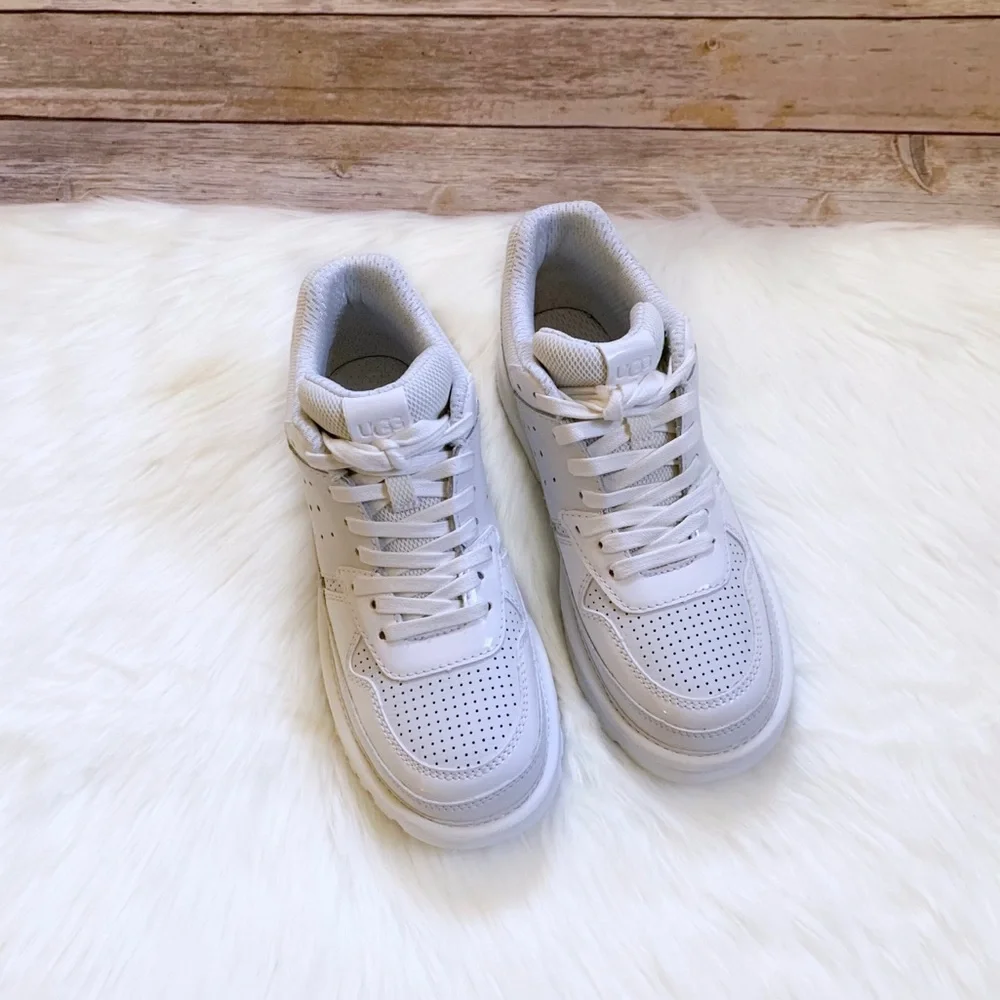 UGG Women’s Highland Sneakers In White - Picture 2 of 9
